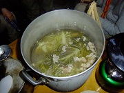 05_野外料理はキャベツの丸ごとスープ完成_DSCF2096